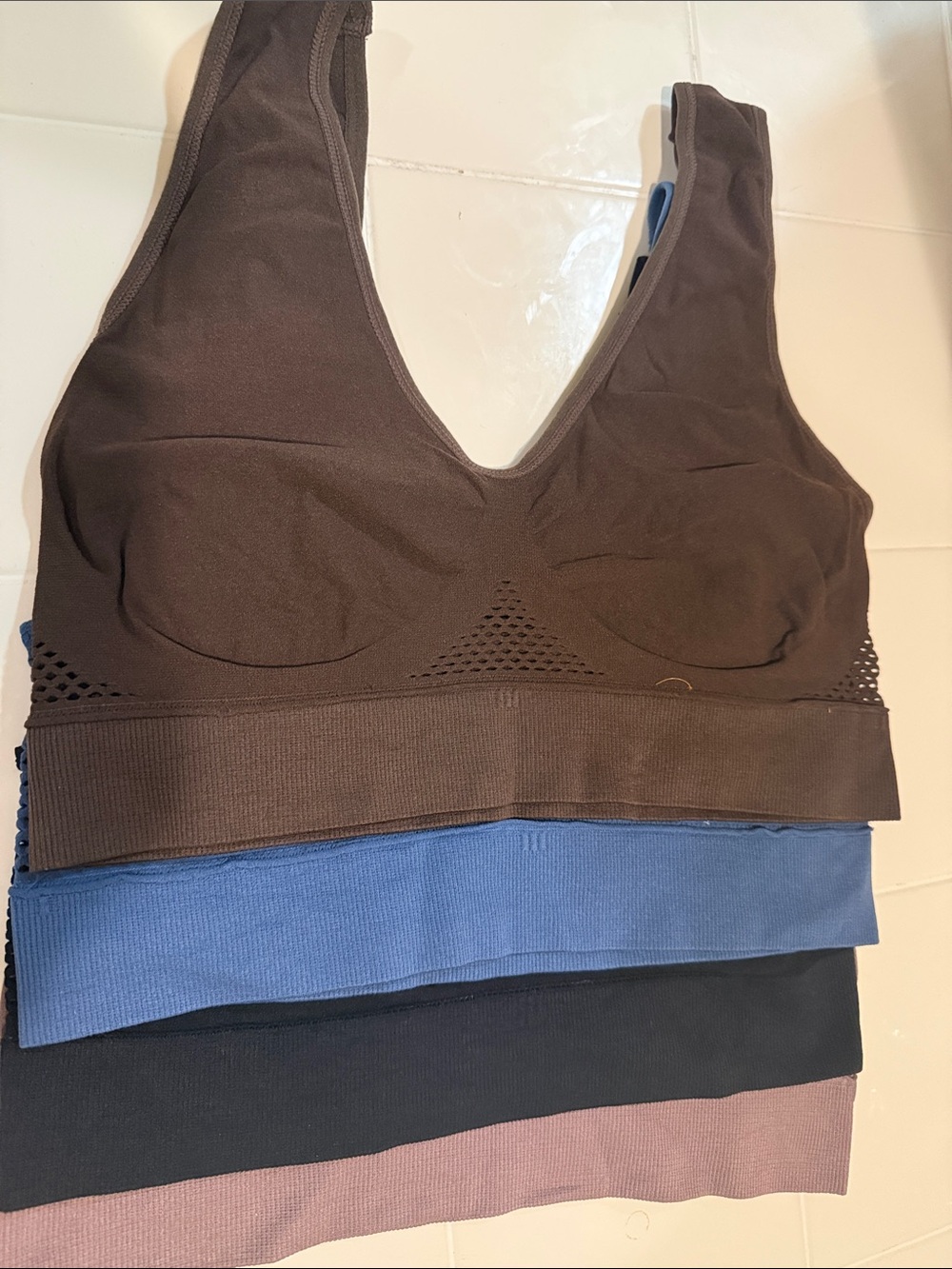 4 Seamless V-Neck Wireles- Brown ,bleu ,black pink